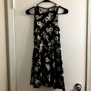 Form fitting floral black dress